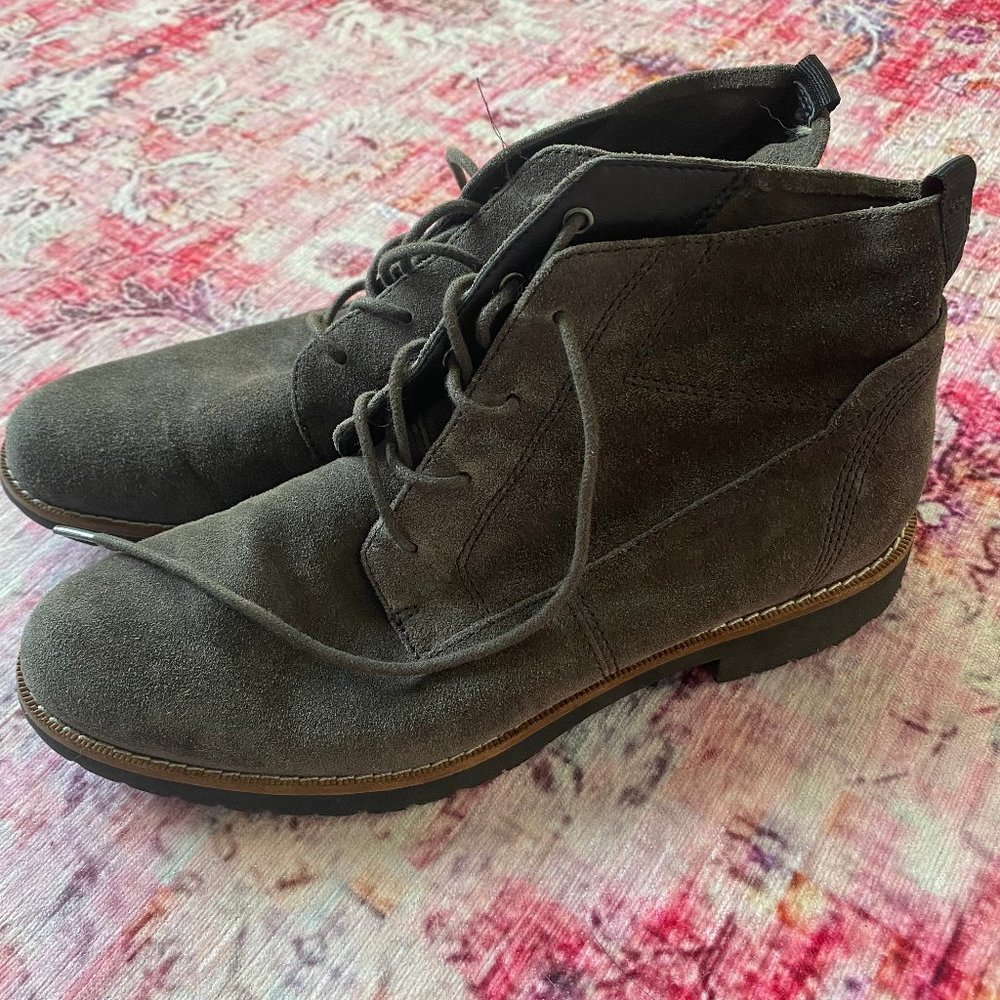 Franco Sarto, like new, suede chukka boot, size 6